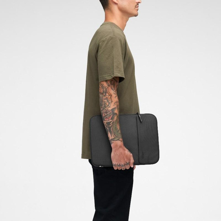 Incase Crosstown Sleeve s Woolenexem - pouzdro na MacBook Pro 14" (M4/M3/M2/M1/2024-2021) (černé)