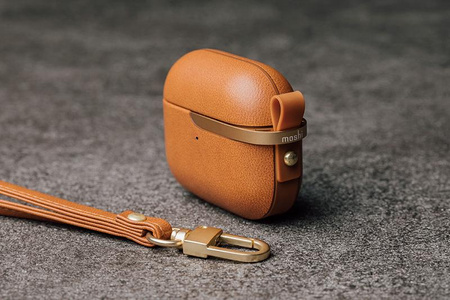 Moshi Pebbo Luxe – Etui AirPods 3 z odpinanym paskiem na rękę (Caramel Brown)