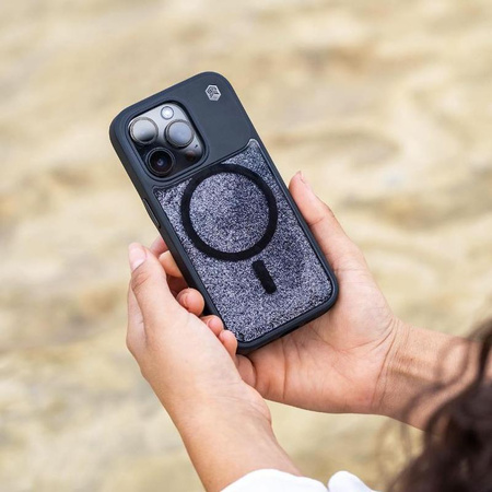 STM Relax Sand MagSafe - Etui anti-stress iPhone 15 (Noir / Gris)