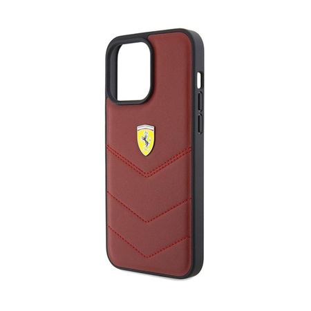 Logo Ferrari en métal matelassé - Coque iPhone 15 Pro Max (rouge)