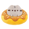 Pusheen - Pusheen mascotte en peluche dans un donut au chocolat 18 x 15 cm