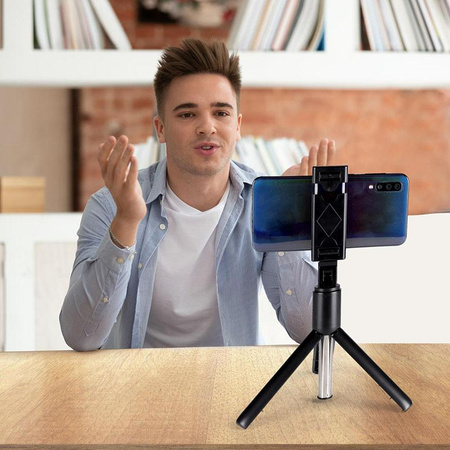 Grundig - Bluetooth smartphone stand / selfie stick