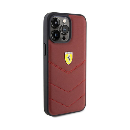 Logo Ferrari en métal matelassé - Coque iPhone 15 Pro Max (rouge)