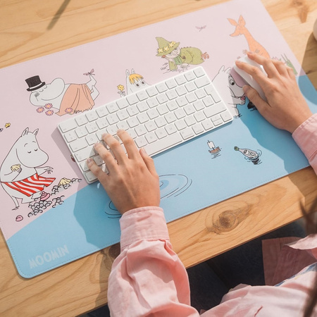 Mumínci - XL psací podložka z eko kůže 60 x 35 cm