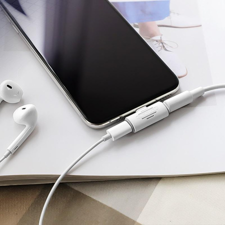 Borofone - Adaptér Lightning na 2x konektor Lightning, bílý