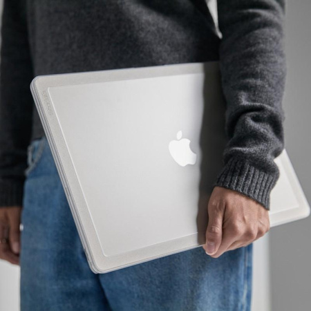 Pouzdro Incase Edge Hardshell - MacBook Air 13" M3 (2024) / M2 (2022) (čiré)