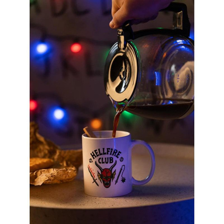 Stranger Things - Keramický hrnek v dárkovém balení 350 ml (Hellfire Club)