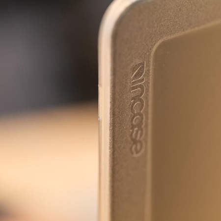 Incase Edge Hardshell Case - MacBook Air 13" M4 (2025) / M3 (2024) / M2 (2022) Gehäuse (Klar)