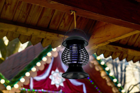 Grundig - Solar-UV-LED-Insektenschutzlampe