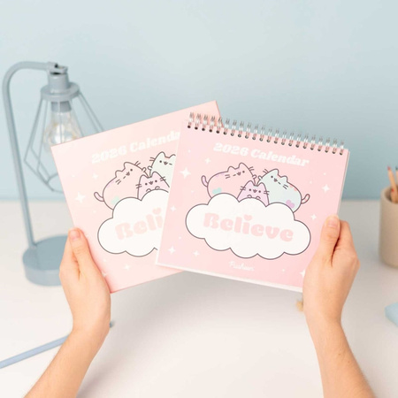 Kalendarz Biurkowy 2026 Pusheen dla Dziecka na Cały Rok Stojący Poziomy