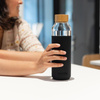 Quokka Flow - Glaswasserflasche 660 ml (Schwarz)