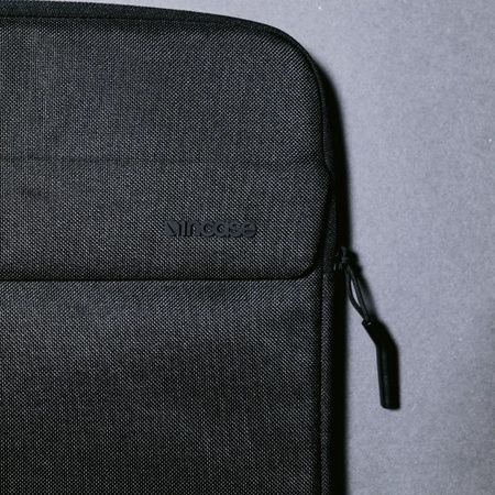 Incase Crosstown Sleeve Woolenex-szel - MacBook Pro 14" (M4/M3/M2/M1/2024-2021) tok (fekete)