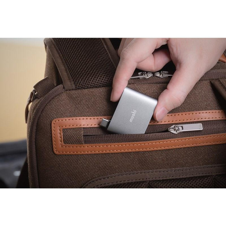 Adaptér Moshi USB-C - adaptér pro HDMI 4K a HDR s podporou 60W nabíjení Power Delivery (titanově šedý)