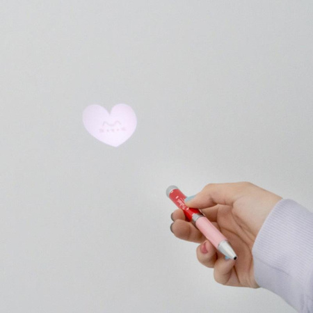 Pusheen - Notanik + Taschenlampenstift aus der Purrfect Love Kollektion