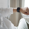 Crong Liquid - Armband für Apple Watch 44/45/46/49 mm (schwarz)