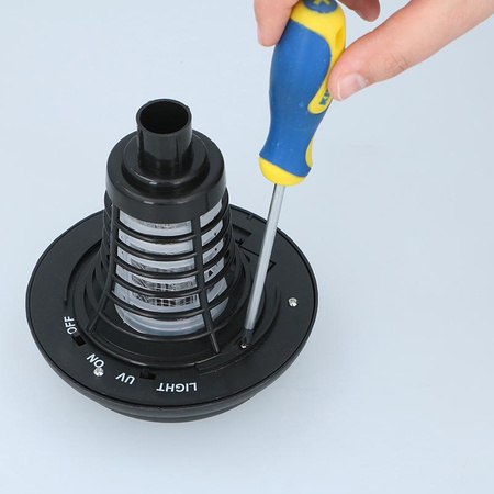 Grundig - Lampe insecticide solaire 2en1