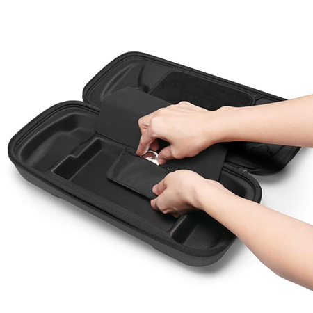 Spigen Rugged Armor Pro - Hülle für Sony PlayStation Portal (schwarz)