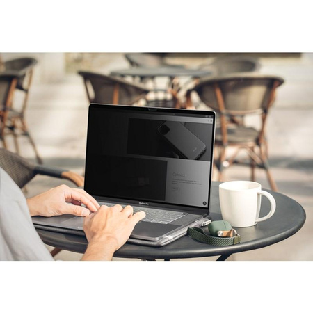 Moshi Umbra - Film de protection d'écran MacBook Pro 16" avec filtre de confidentialité (cadre noir)