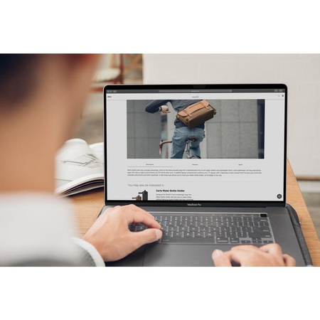 Moshi Umbra - MacBook Pro 16" Bildschirmschutzfolie mit Sichtschutzfilter (schwarzer Rahmen)