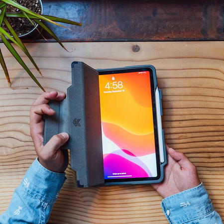 STM Dux Plus - Étui blindé iPad 11" (2025) / 10.9" (2022) MIL-STD-810G avec support Apple Pencil (Noir) Version EDU/COM