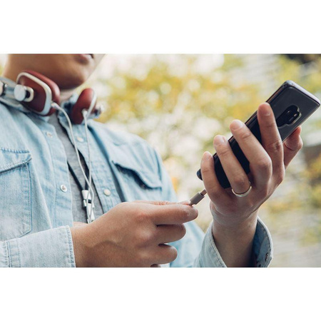 Moshi Avanti C - USB-C 24-bit/DAC fülhallgató (Onyx fekete)