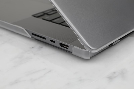 Moshi iGlaze Hardshell Case - pouzdro pro MacBook Pro 16" (M2/M1/2023-2021) (Stealth Clear)