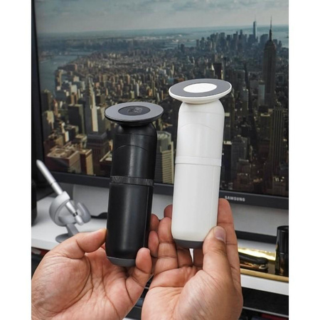 STM MagPod - Stojánek a držák pro iPhone MagSafe (černý)