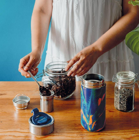 Quokka Boost Coffee Tumbler - Termohrnek z nerezové oceli s vařičem 400 ml (Blue Jungle)