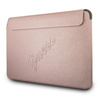 Pouzdro na počítač Guess Saffiano Script - 13" pouzdro na notebook (růžové)