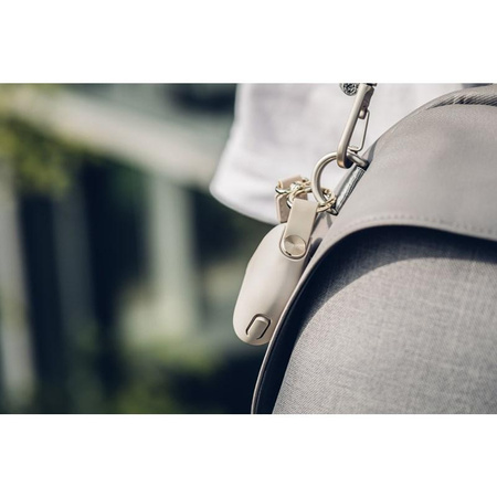Moshi Pebbo - AirPods-Tasche mit abnehmbarer Handschlaufe (Savanna Beige)