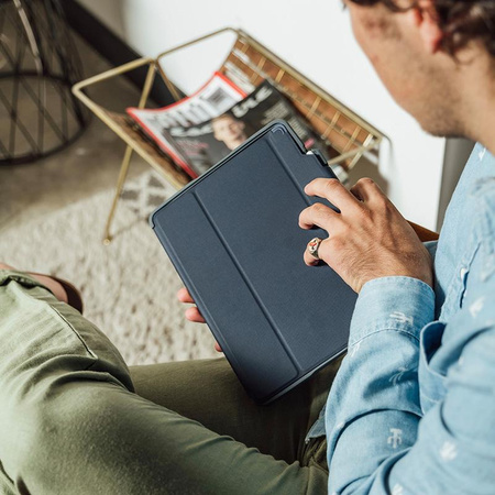 STM Dux Plus - Étui blindé iPad 11" (2025) / 10.9" (2022) MIL-STD-810G avec support Apple Pencil (Noir) Version EDU/COM