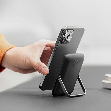 UNIQ Hoveo - 5000mAh MagSafe 20W USB-C Power Delivery Induction Power Bank (black)