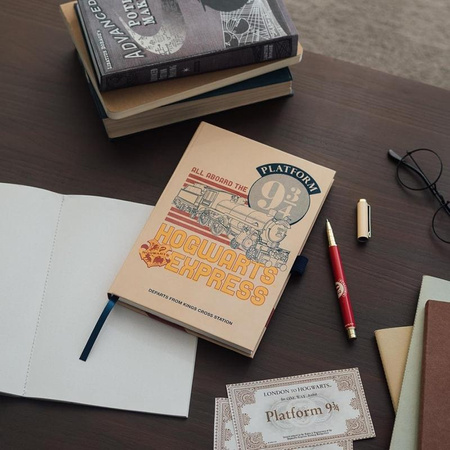 Harry Potter - A5 notebook / Notes with Platform 9 3/4 pen