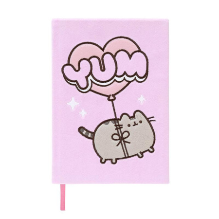 NOTATNIK PLUSZOWY A5 W LINIE PUSHEEN ZESZYT Z ZAKŁADKĄ FUTERKIEM