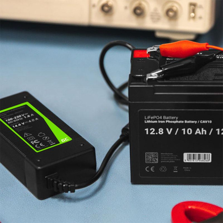Green Cell - töltő, töltő LiFePO4 akkumulátorokhoz 14.6V 4A