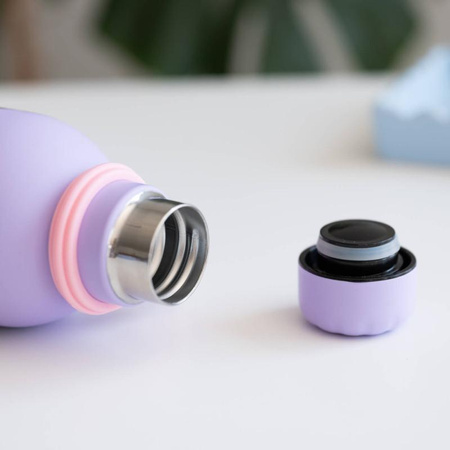 Termiczna butelka Pusheen Moments – uroczy styl i praktyczne rozwiązanie